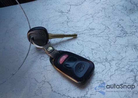 2013 Hyundai Elantra Limited z USA, uszkodzony, nr VIN 5NPDH4AE7DH233314